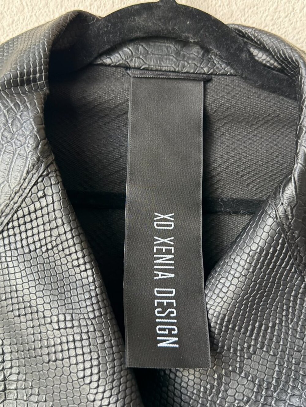 XD Xenia Design Vast Trench in Black Croc Embossed Size 6 - Picture 5 of 8